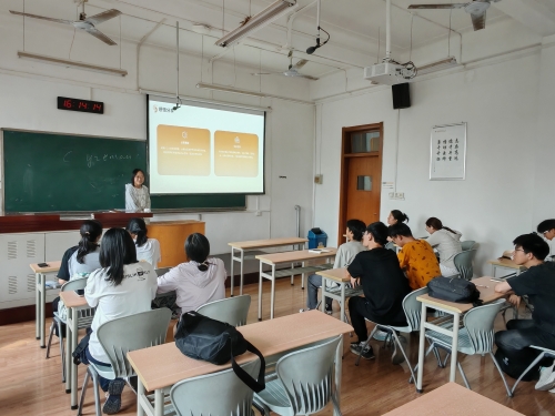 图3：雷梓萌同学分享活动感受.jpg