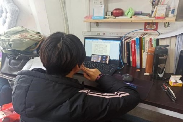 168f2dcb582c44a68de9ff7999c13db1.jpg 杨岚同学总结发言.jpg