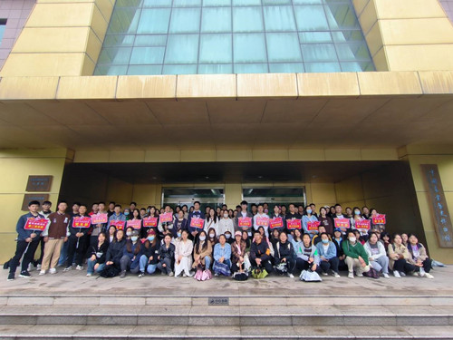 2f881733d7f3473cae34cfdb9d6bcd33.jpg 合影3.jpg